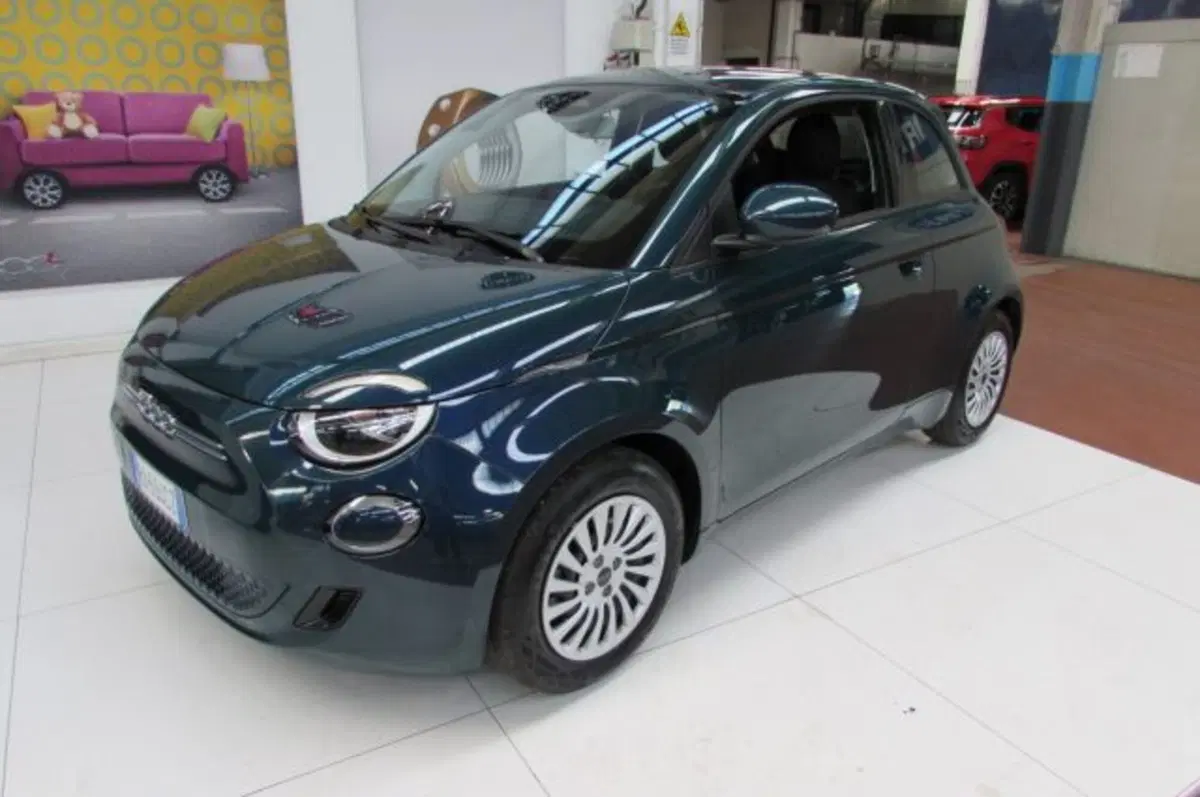Fiat 500e usata a Milano (2)