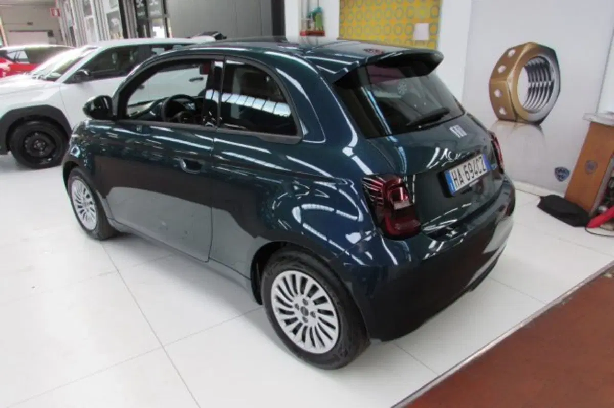 Fiat 500e usata a Milano (4)