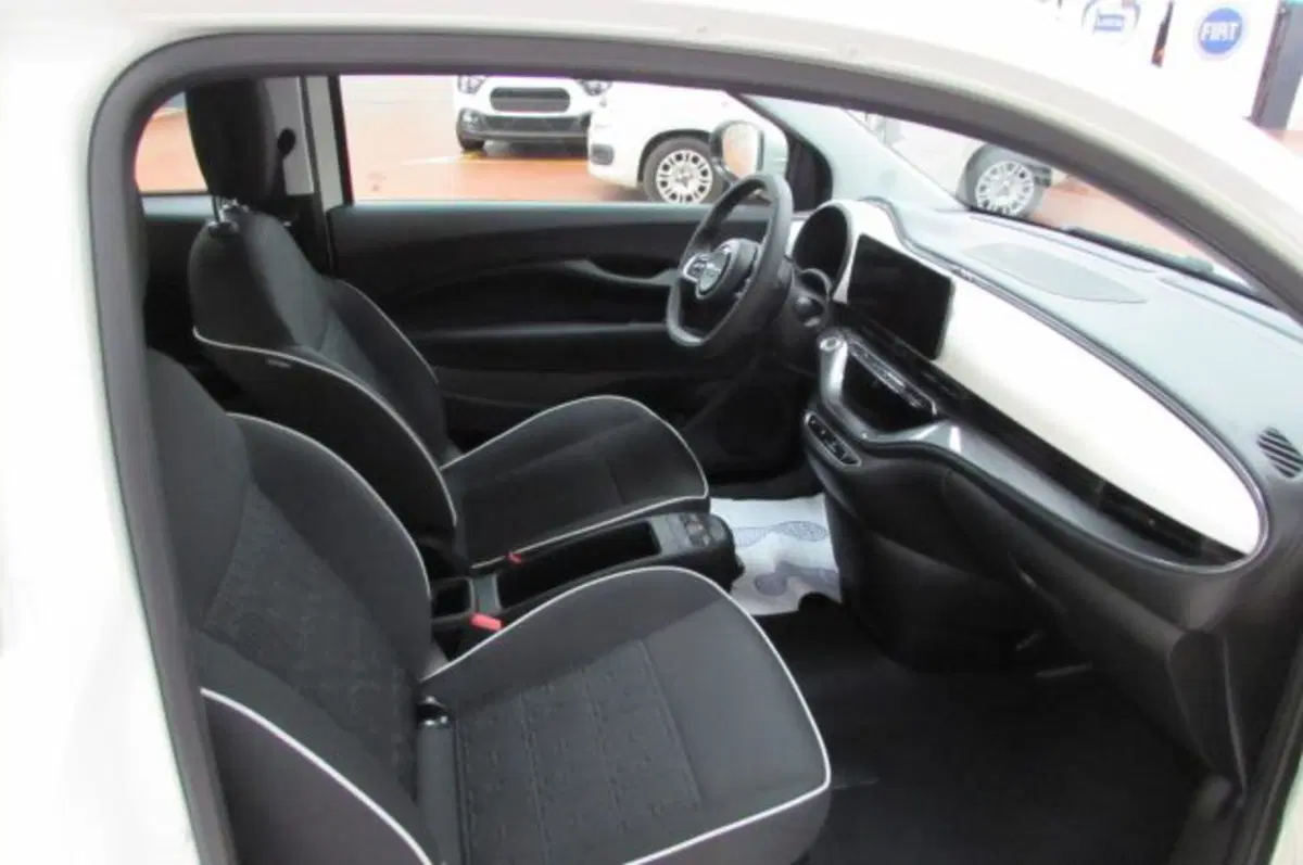 Fiat 500e usata a Milano (14)
