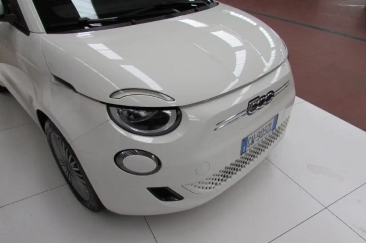 Fiat 500e usata a Milano (15)