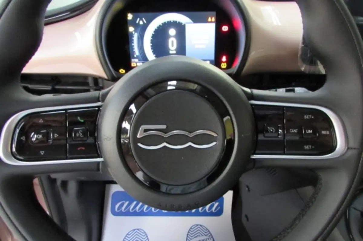 Fiat 500 nuova a Milano (11)