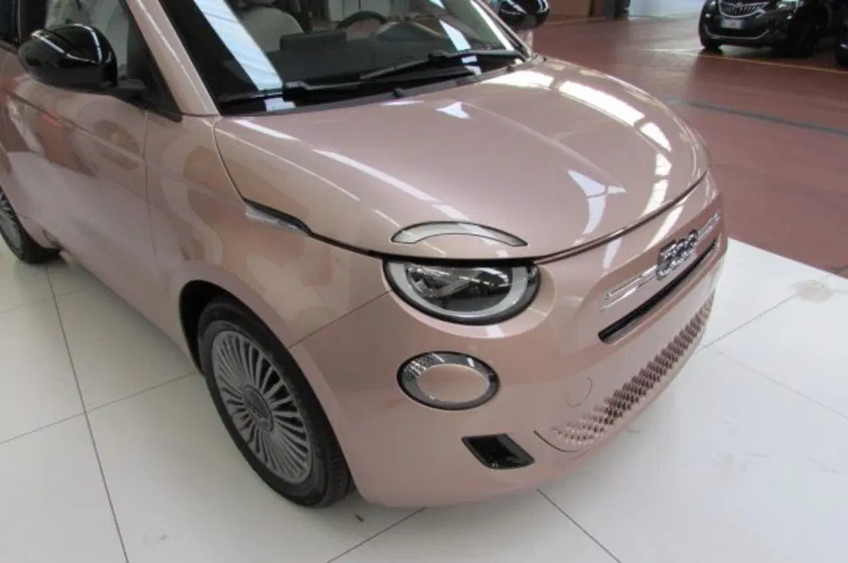 Fiat 500 nuova a Milano (16)