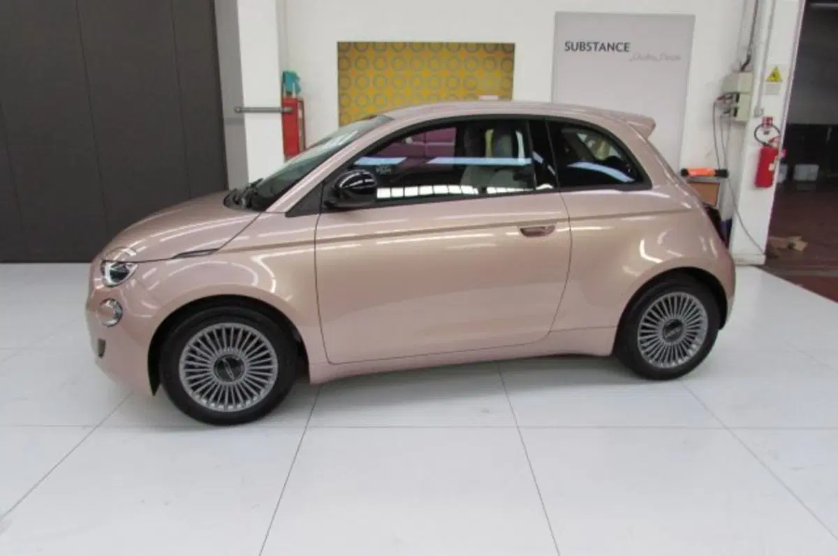 Fiat 500 nuova a Milano (5)