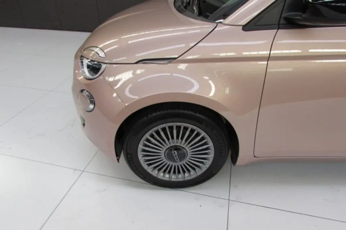 Fiat 500 nuova a Milano (6)