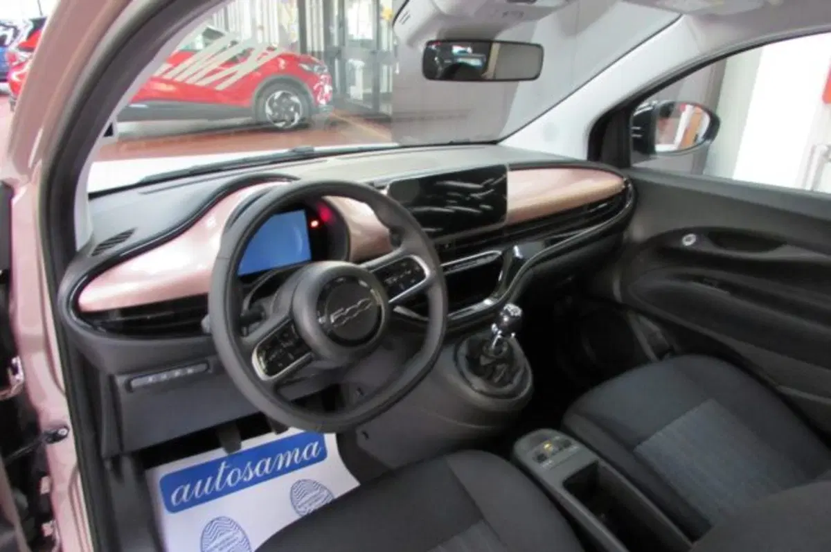 Fiat 500 nuova a Milano (8)