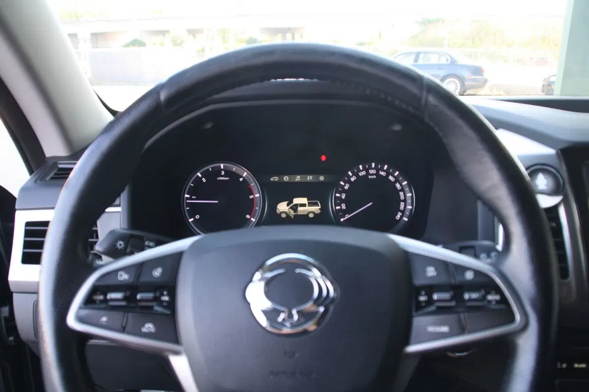 Ssangyong Rexton Sports usata a Pordenone (10)