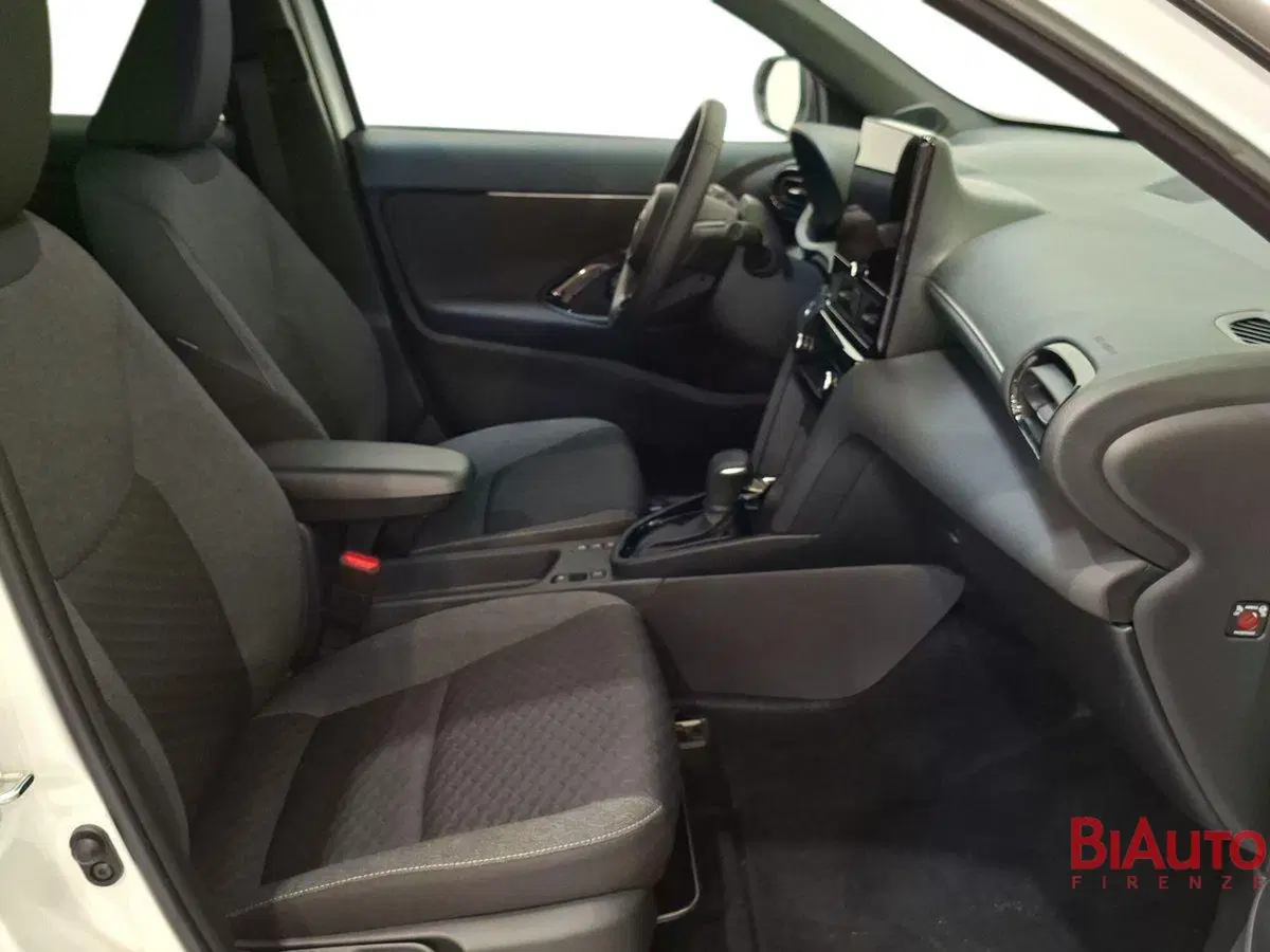 Toyota Yaris Cross nuova a Firenze (17)