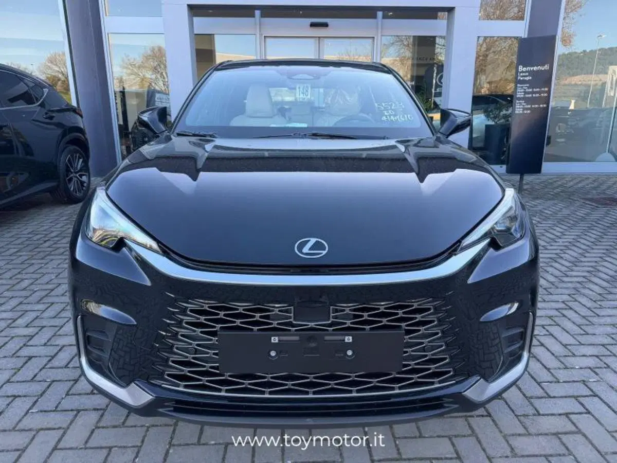 Lexus LBX nuova a Perugia
