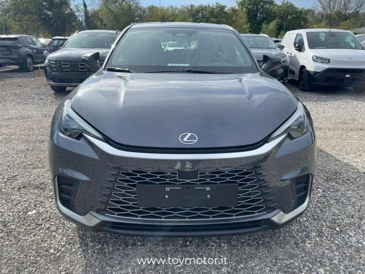 Lexus LBX nuova a Perugia (2)