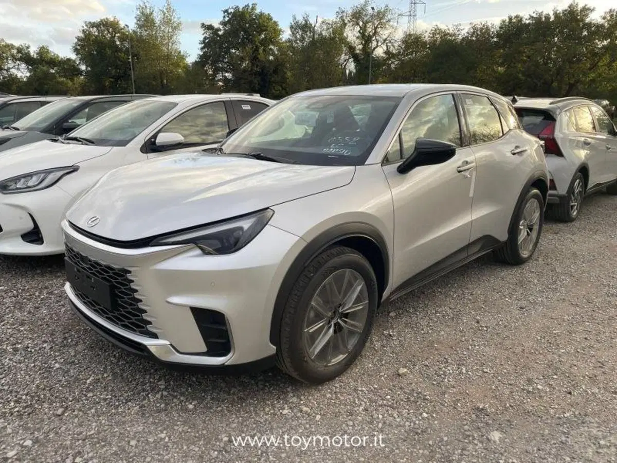 Lexus LBX nuova a Perugia
