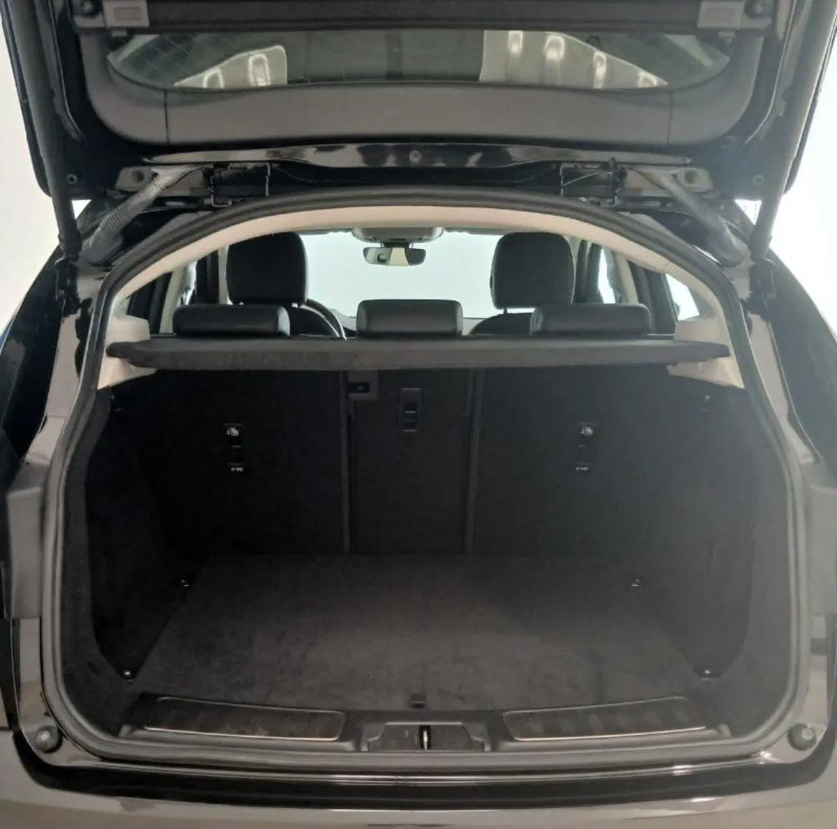 Jaguar E-Pace usata a Venezia (14)