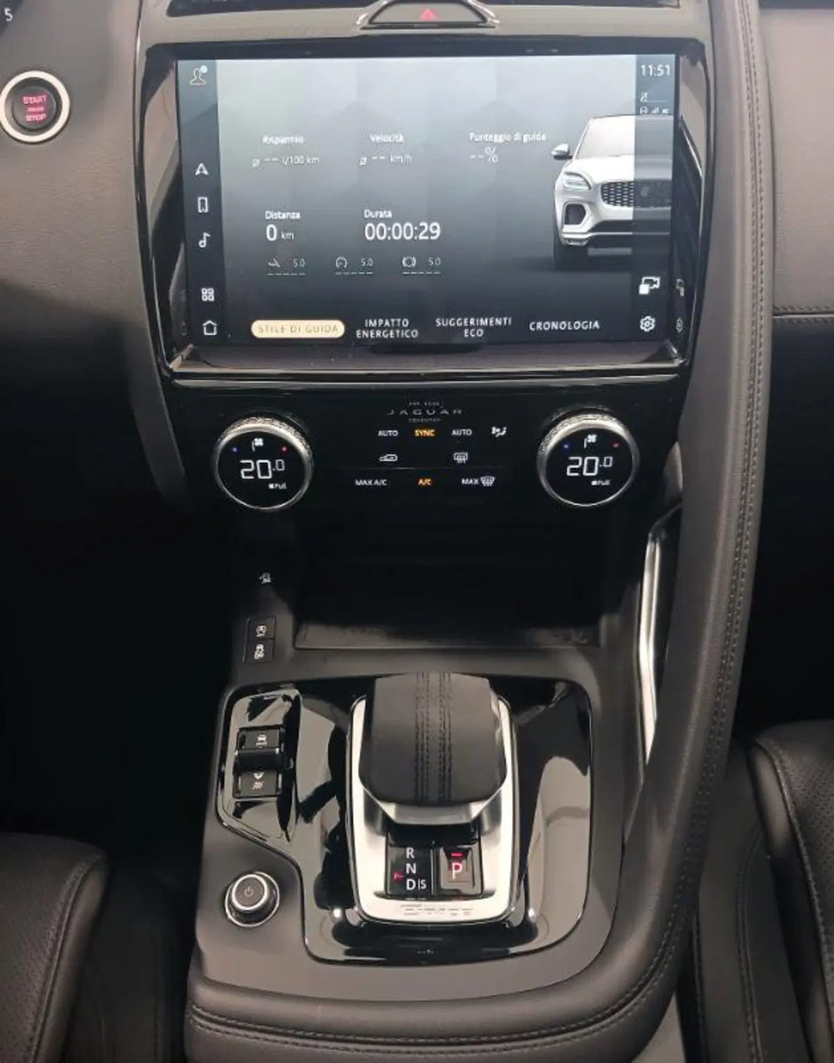 Jaguar E-Pace usata a Venezia (19)