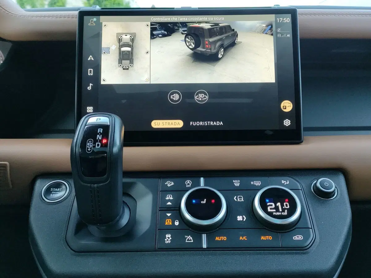 Land Rover Defender usata a Lecco (20)