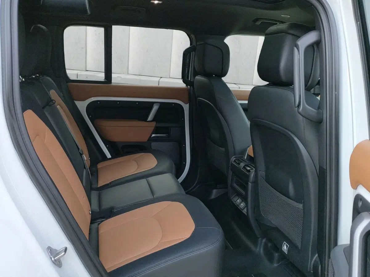 Land Rover Defender usata a Lecco (5)