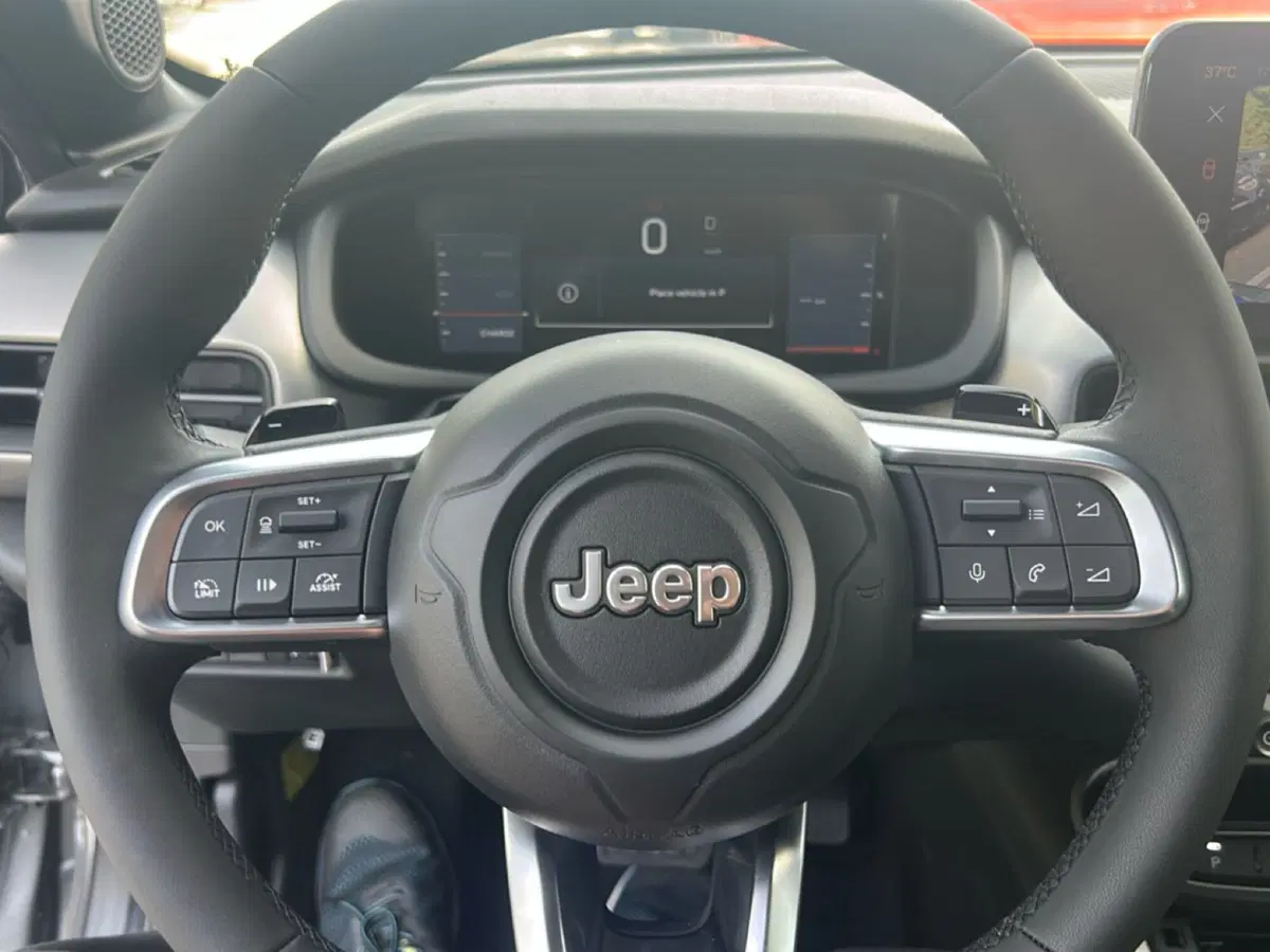 Jeep Avenger nuova a Roma (14)