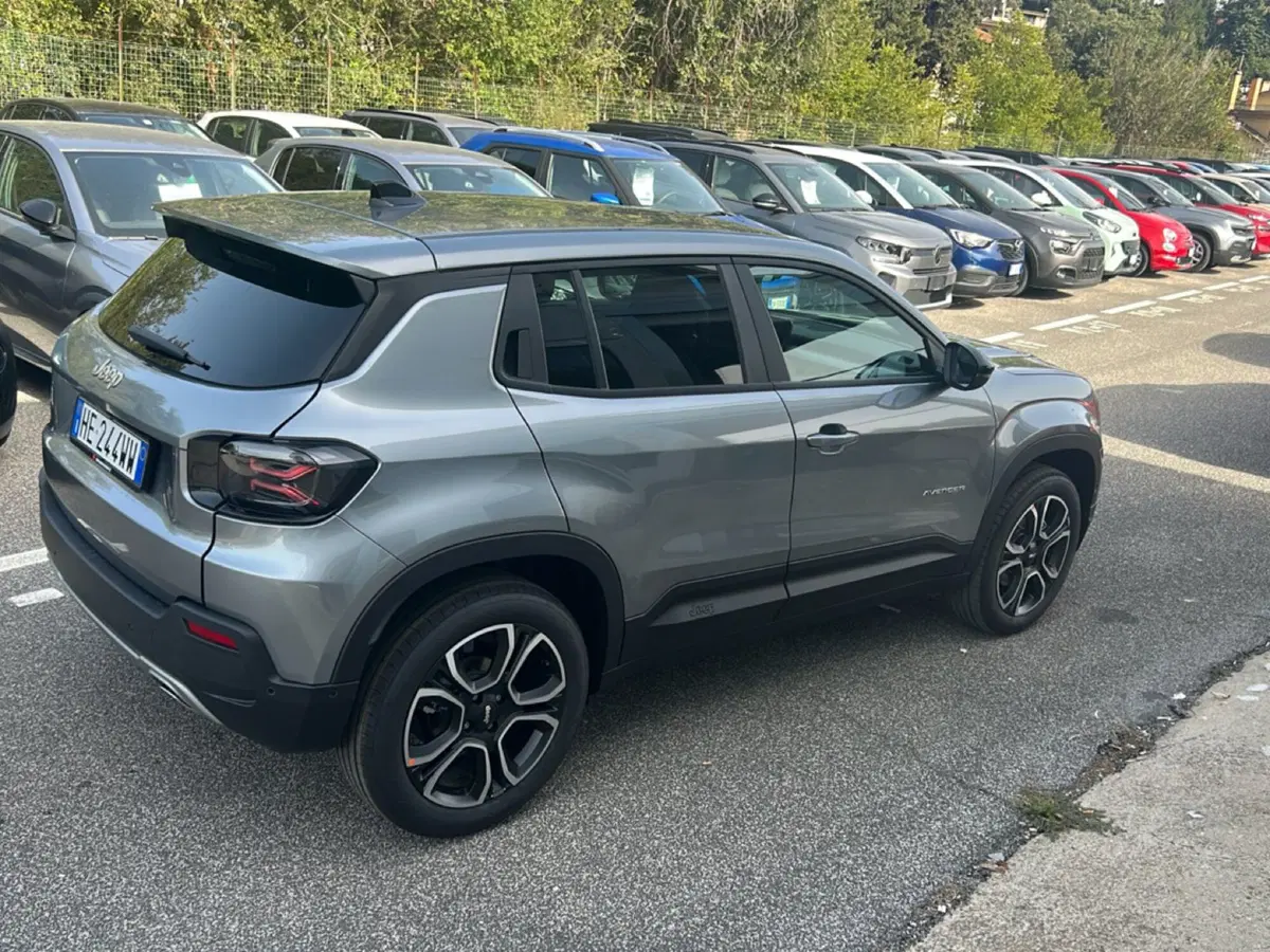 Jeep Avenger nuova a Roma (6)