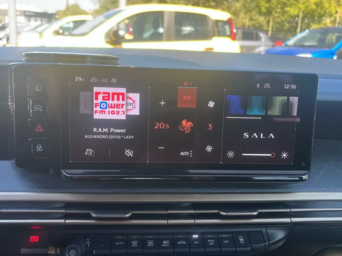Lancia Ypsilon usata a Roma (15)