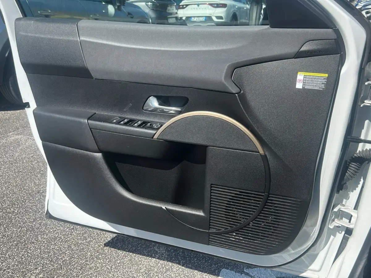 Lancia Ypsilon usata a Roma (18)