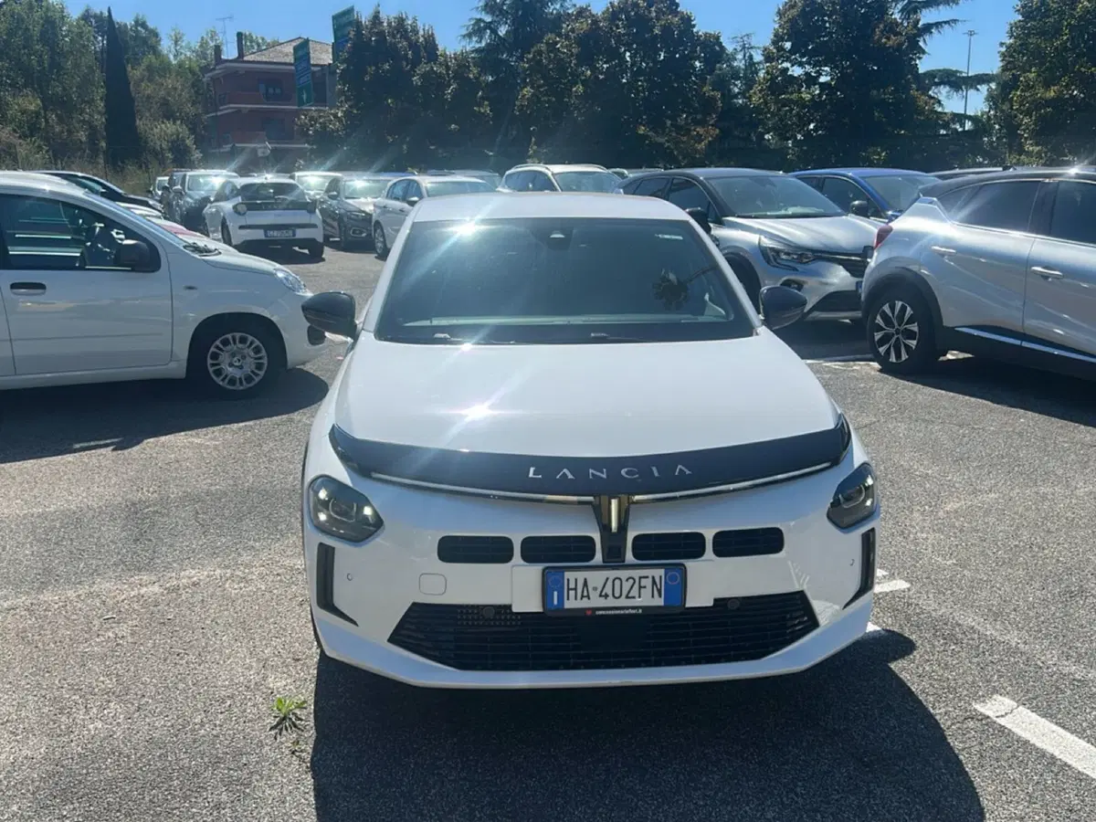 Lancia Ypsilon usata a Roma (7)