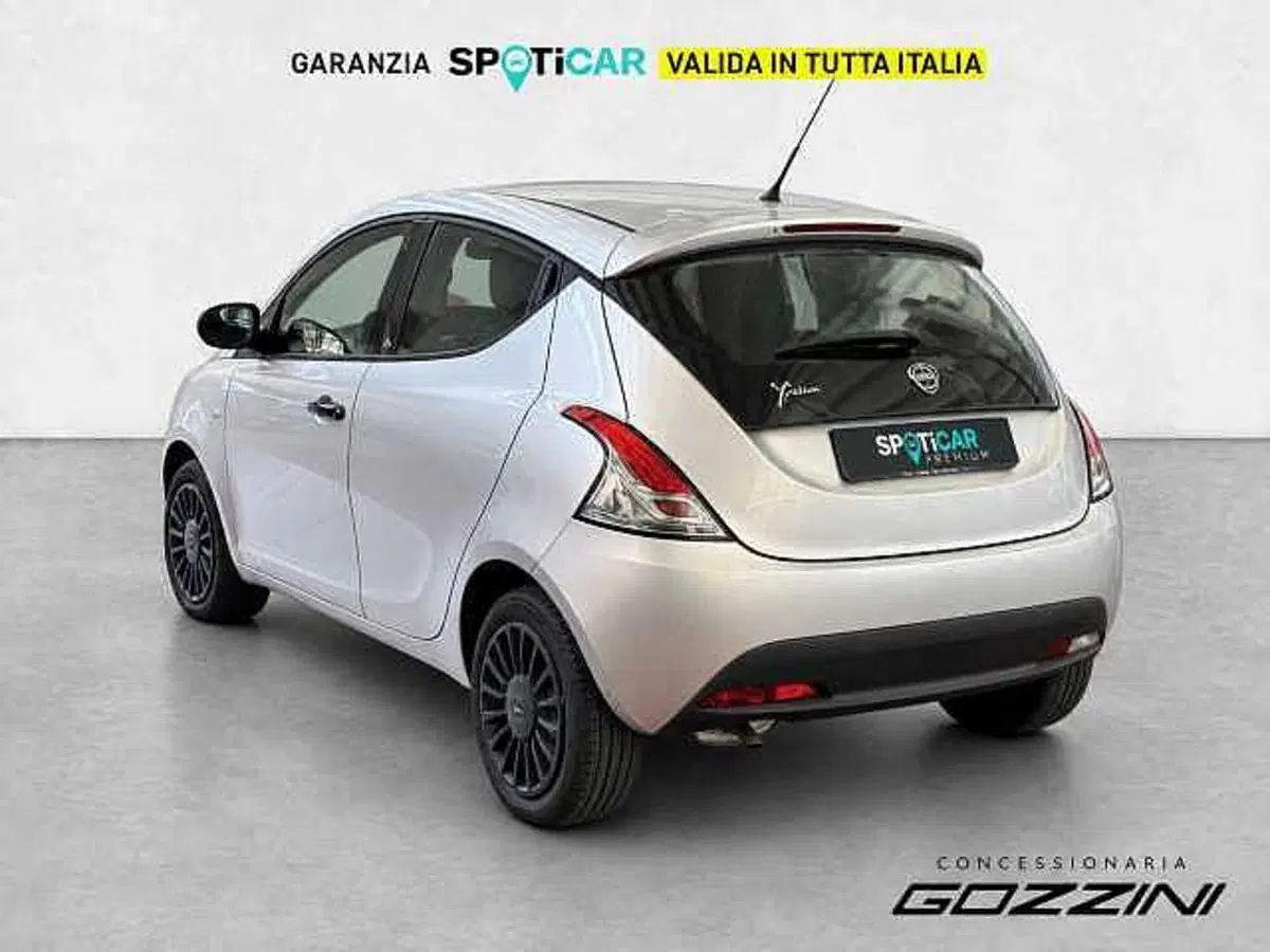 Lancia Ypsilon usata a Brescia (10)