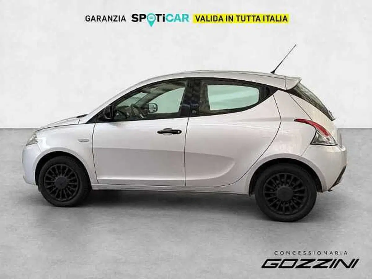 Lancia Ypsilon usata a Brescia (11)