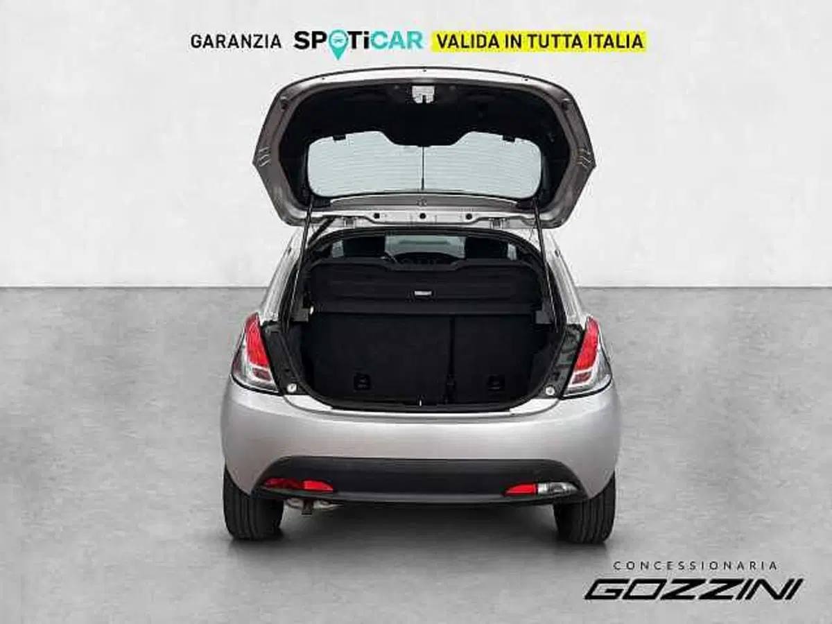 Lancia Ypsilon usata a Brescia (13)