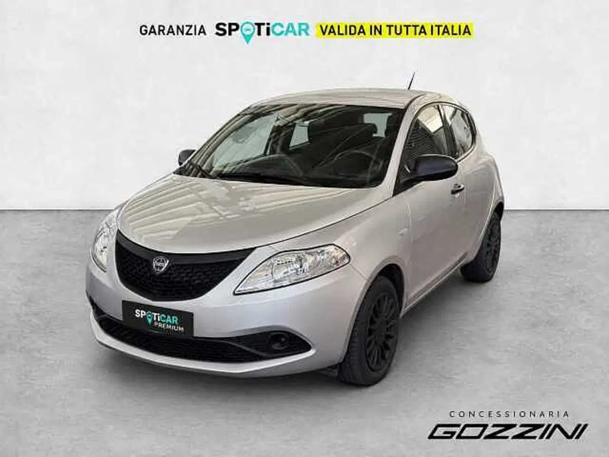 Lancia Ypsilon usata a Brescia (2)