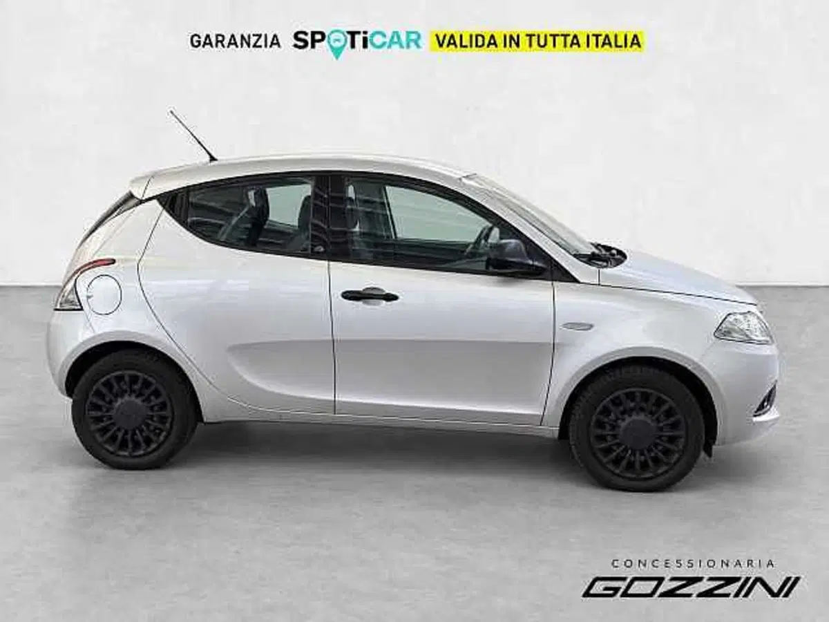 Lancia Ypsilon usata a Brescia (6)