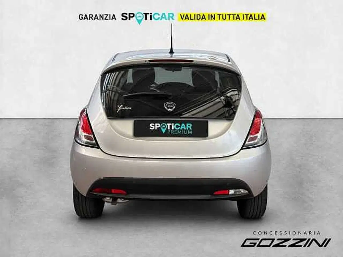 Lancia Ypsilon usata a Brescia (9)