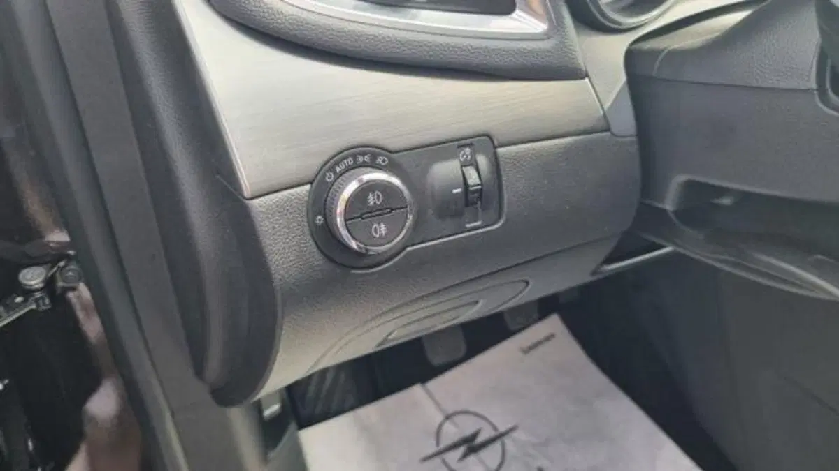 Opel Mokka usata a Savona (9)