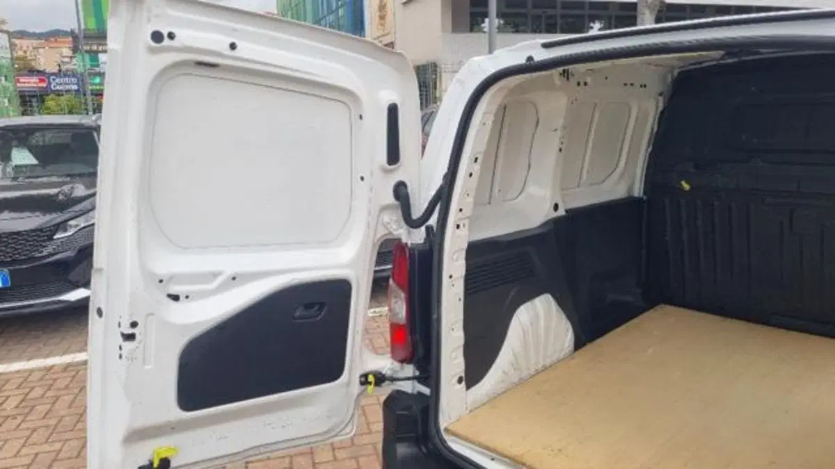 Opel Combo Furgone usata a Savona (19)