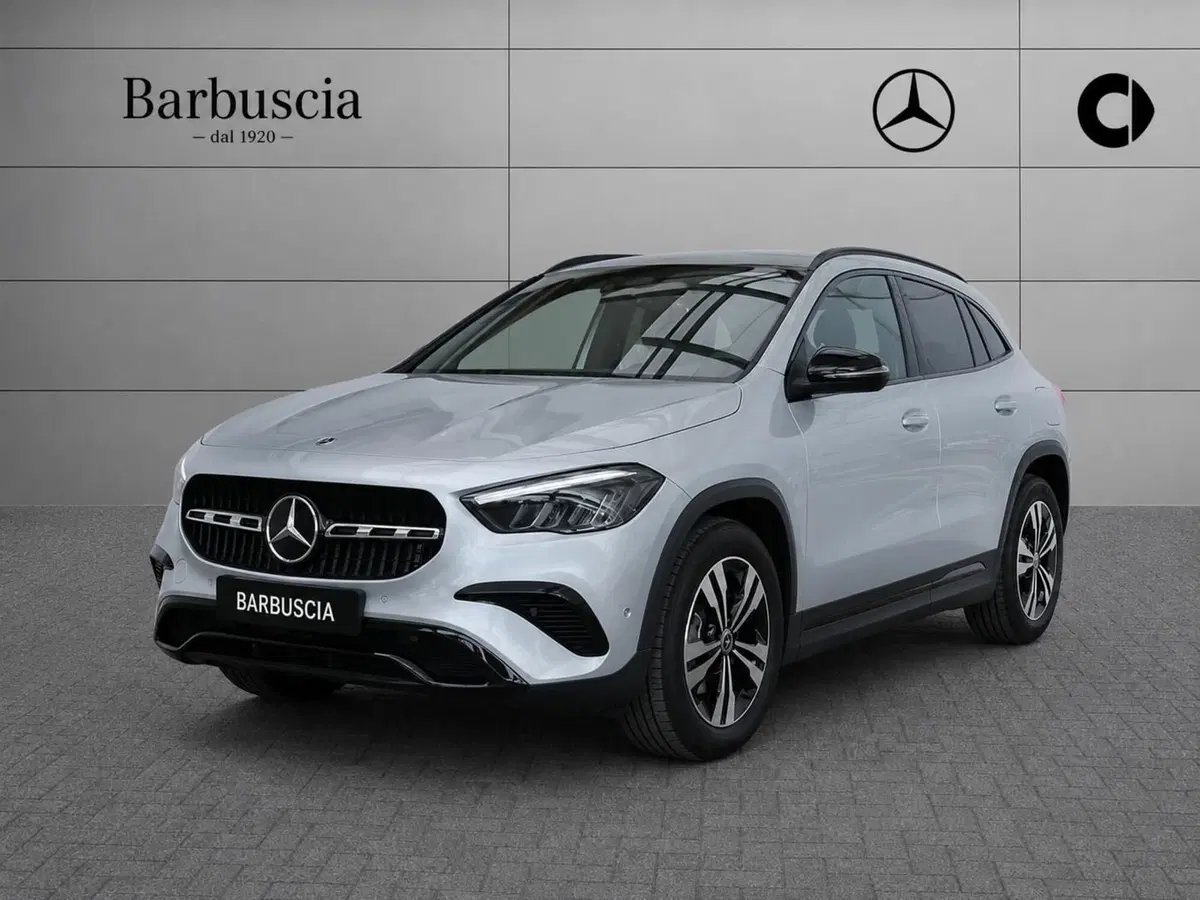 Mercedes-Benz GLA SUV nuova a Pescara