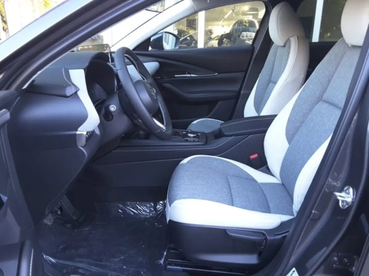 Mazda CX-30 nuova a Firenze (6)