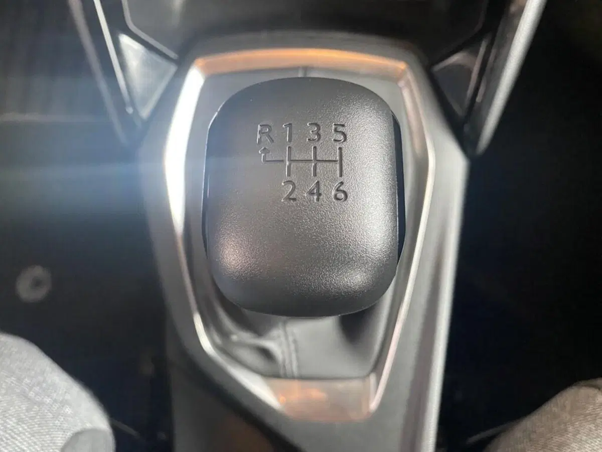 Peugeot 208 usata a Torino (12)
