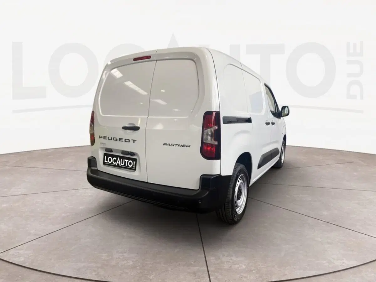 Peugeot Partner Furgone nuova a Torino (4)