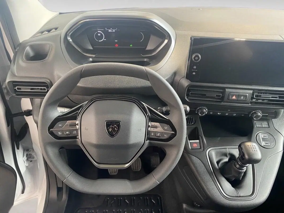 Peugeot Partner Furgone nuova a Torino (6)