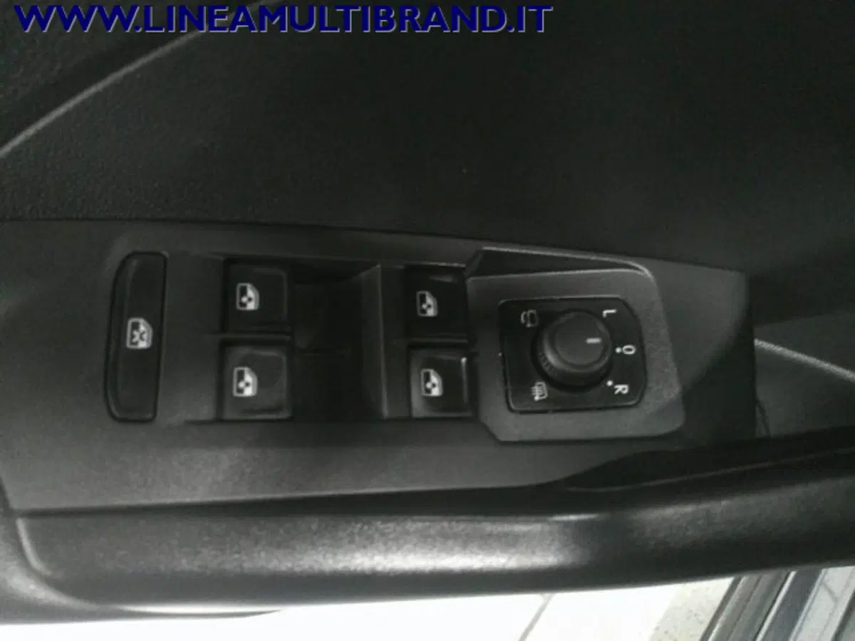 Volkswagen T-Cross usata a Piacenza (14)
