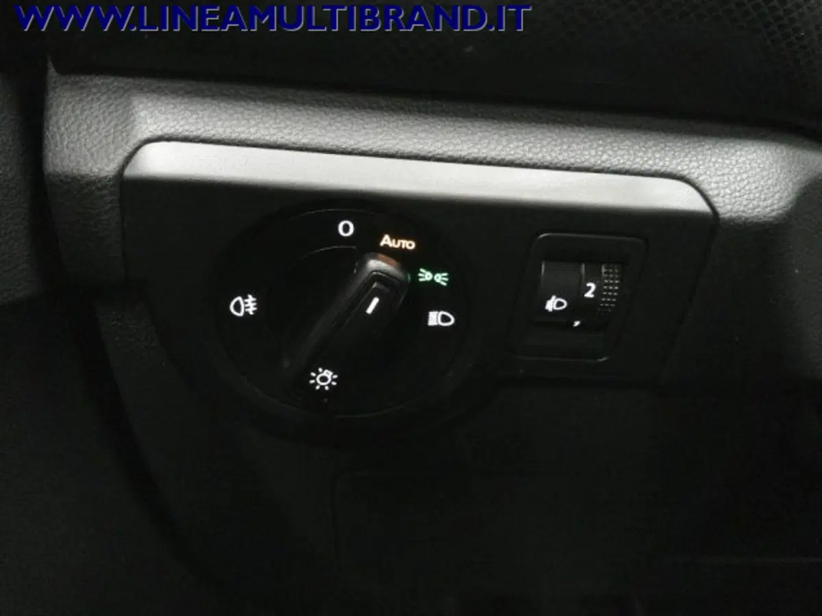 Volkswagen T-Cross usata a Piacenza (18)