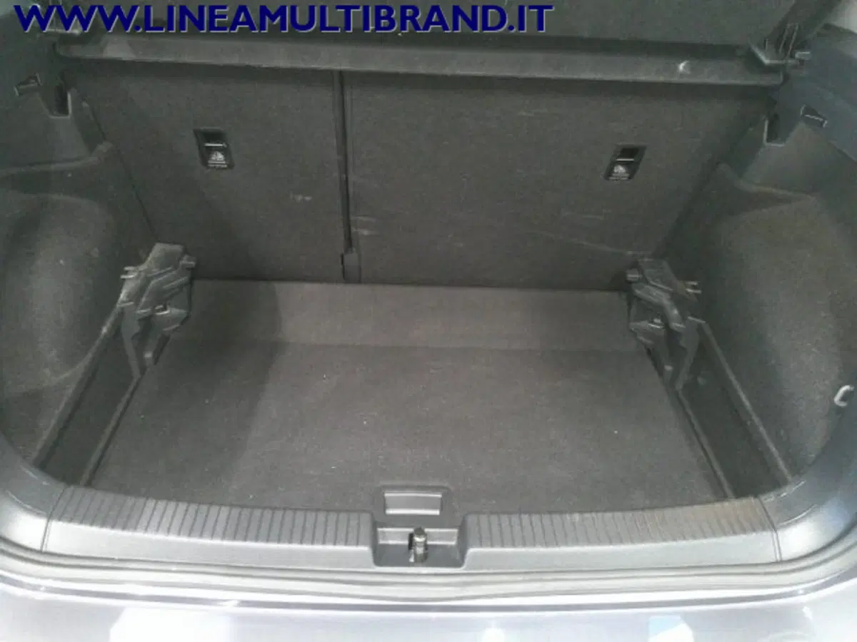 Volkswagen T-Cross usata a Piacenza (8)