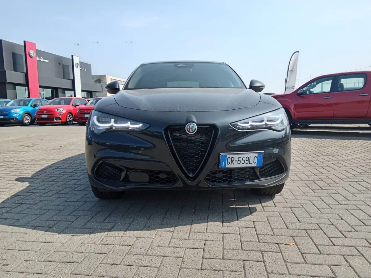 Alfa Romeo Stelvio nuova a Alessandria (2)