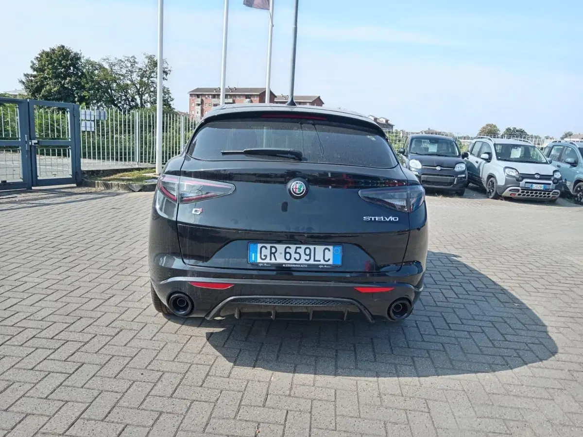 Alfa Romeo Stelvio nuova a Alessandria (6)