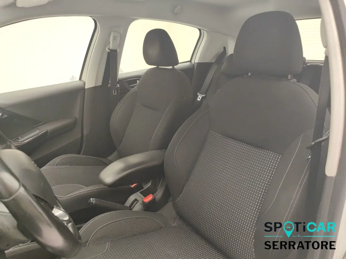 Peugeot 208 usata a Como (12)