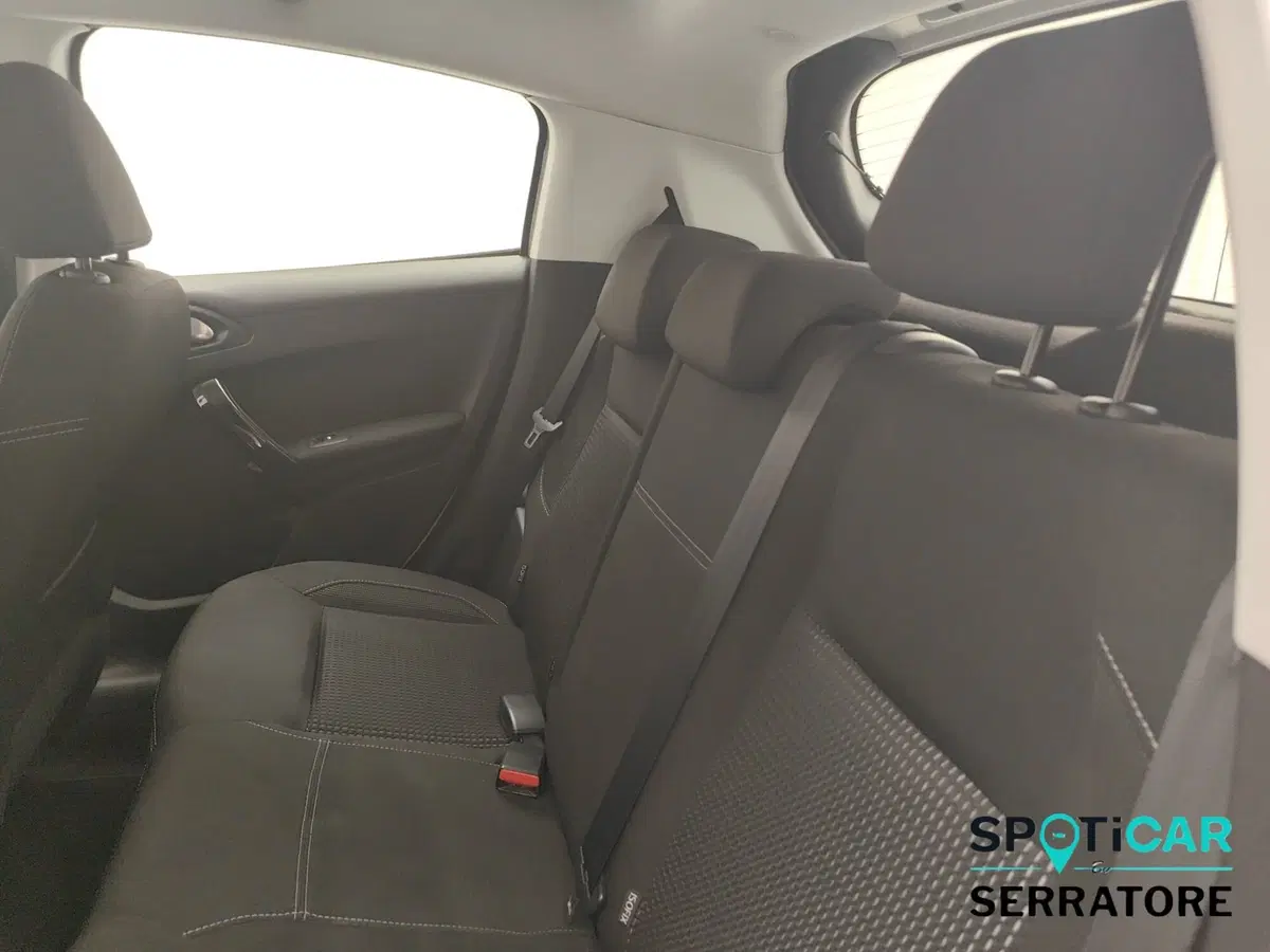 Peugeot 208 usata a Como (13)