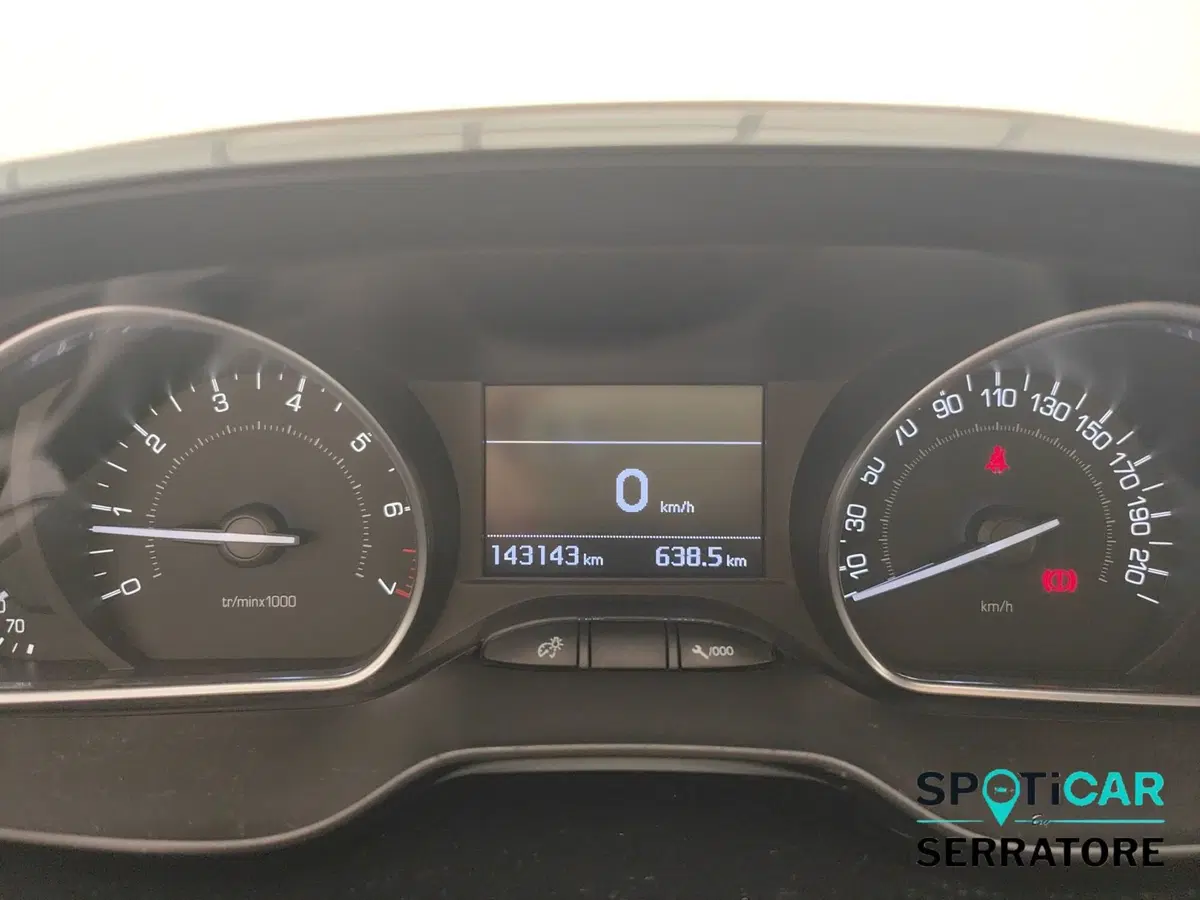 Peugeot 208 usata a Como (8)