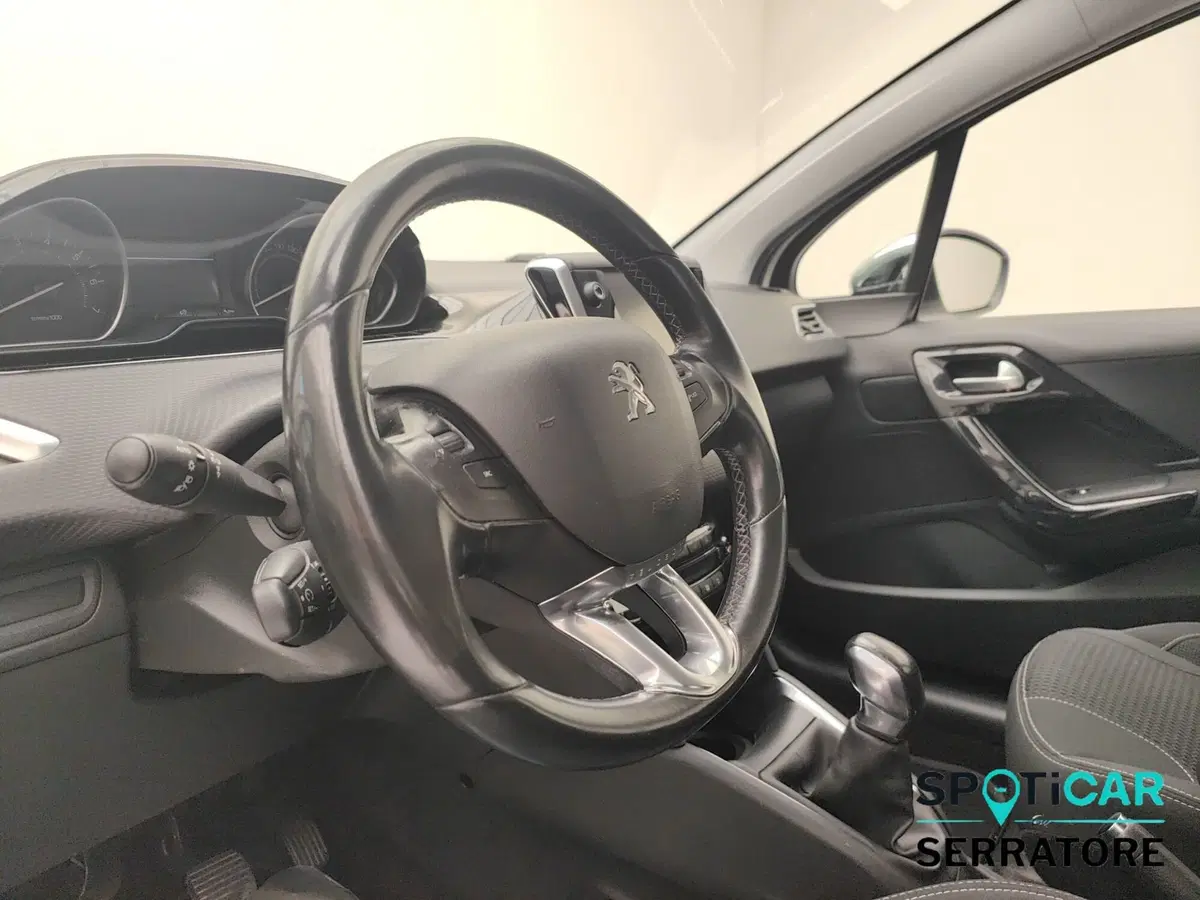 Peugeot 208 usata a Como (9)