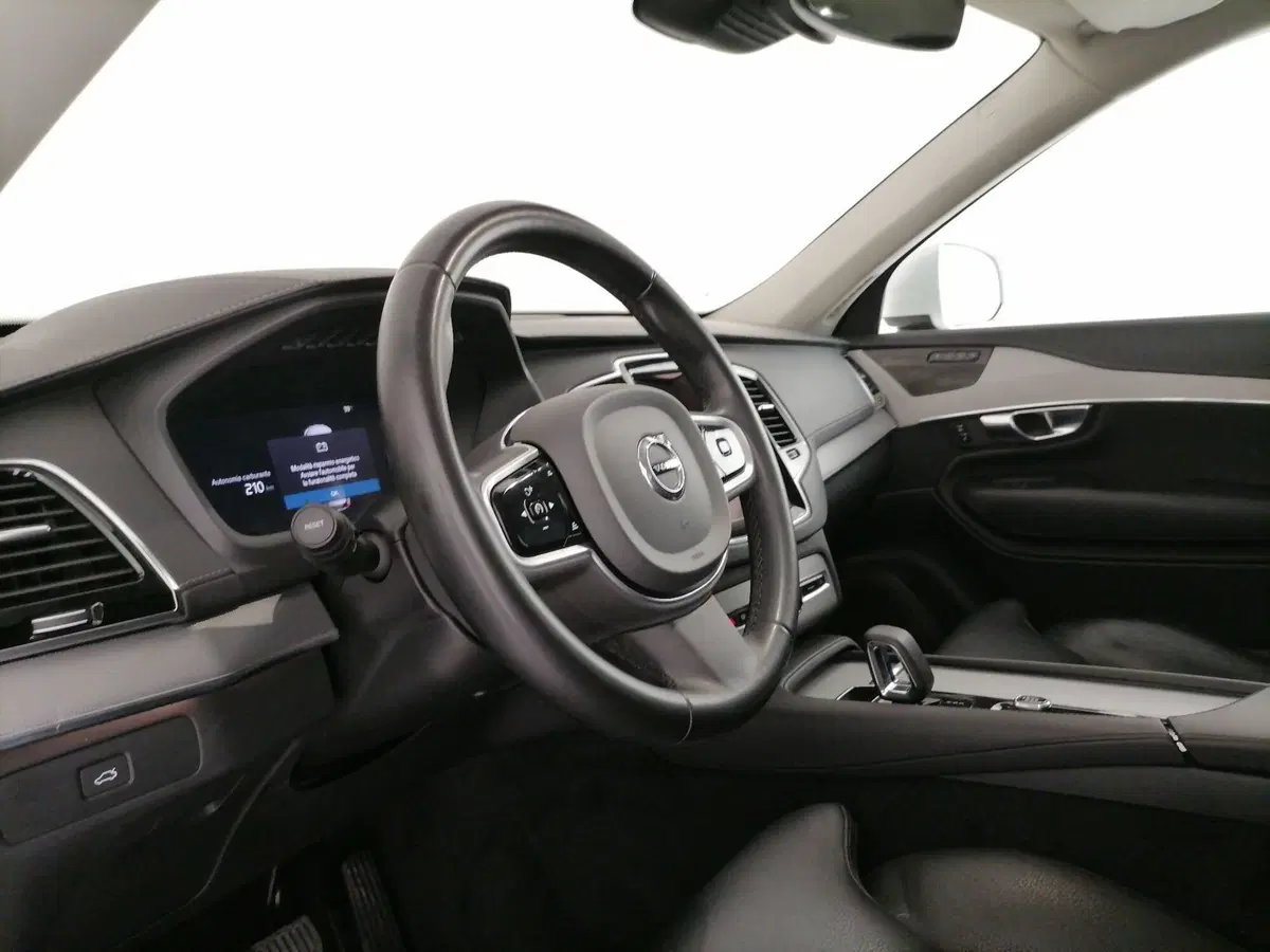Volvo XC90 usata a Roma (12)