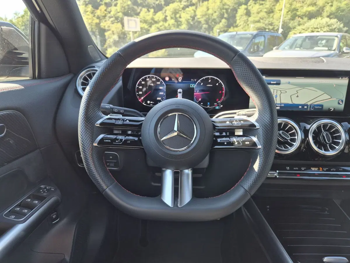 Mercedes-Benz GLA SUV usata  (18)