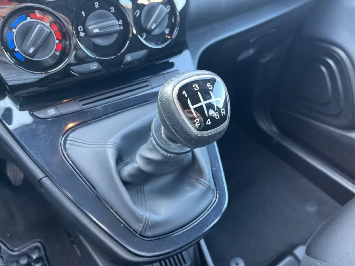 Lancia Ypsilon usata a Torino (11)