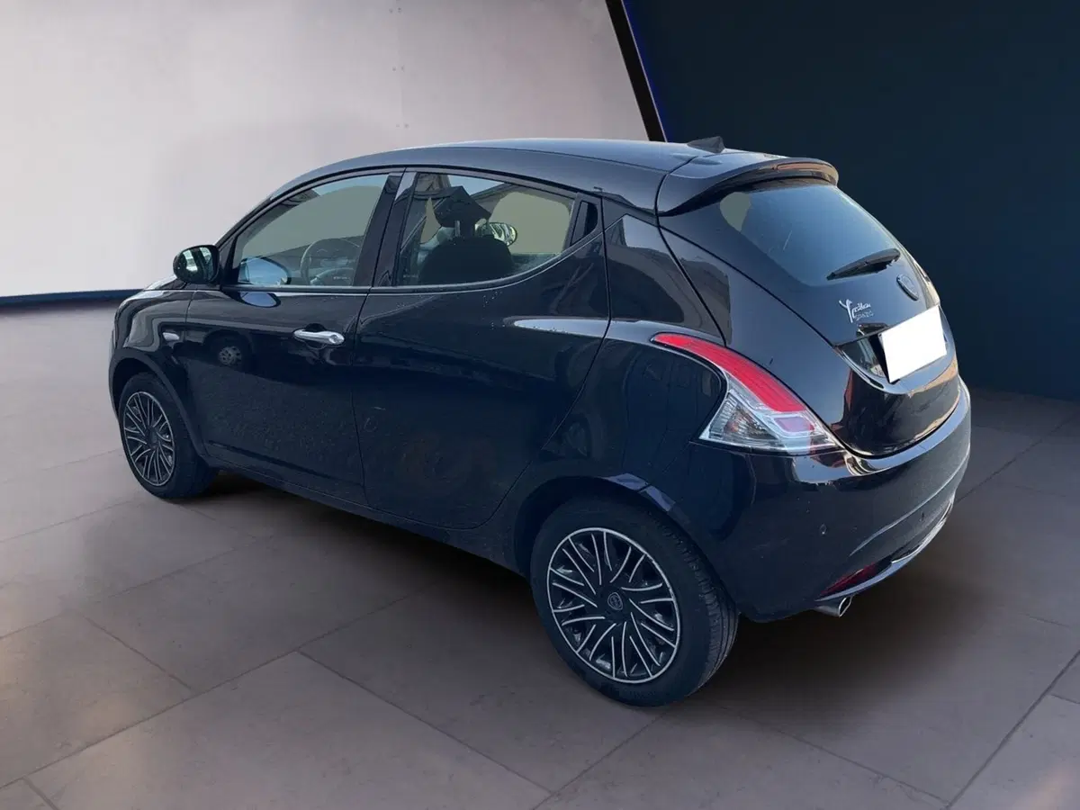 Lancia Ypsilon usata a Torino (4)