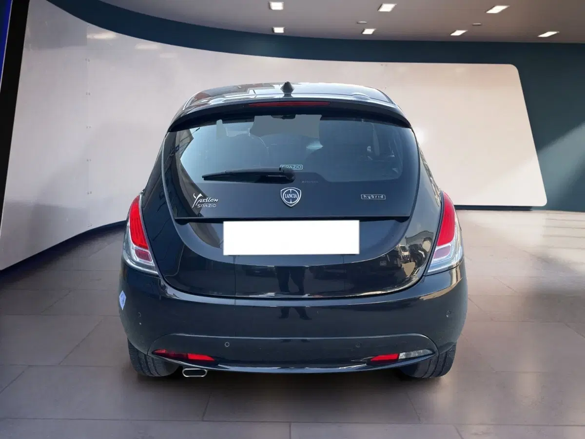 Lancia Ypsilon usata a Torino (5)
